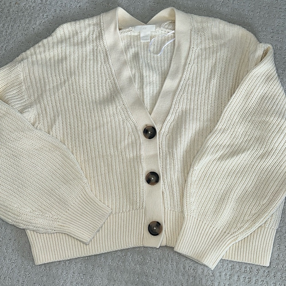 HM sweater